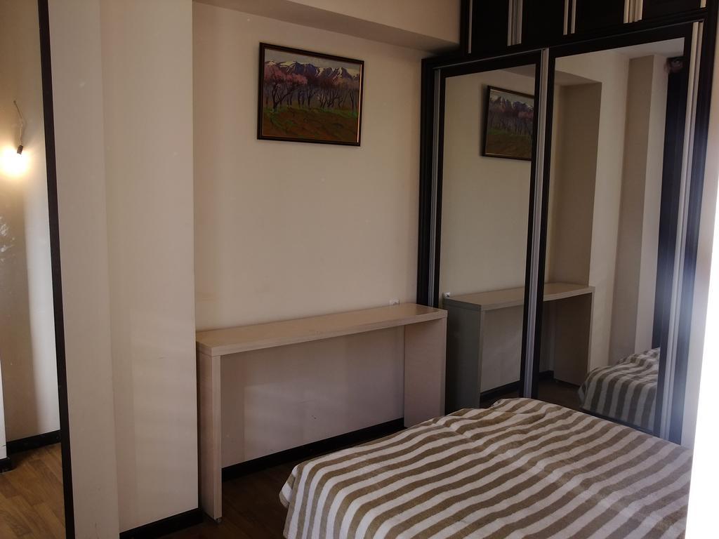 Yerevan center apartment 5A Buitenkant foto